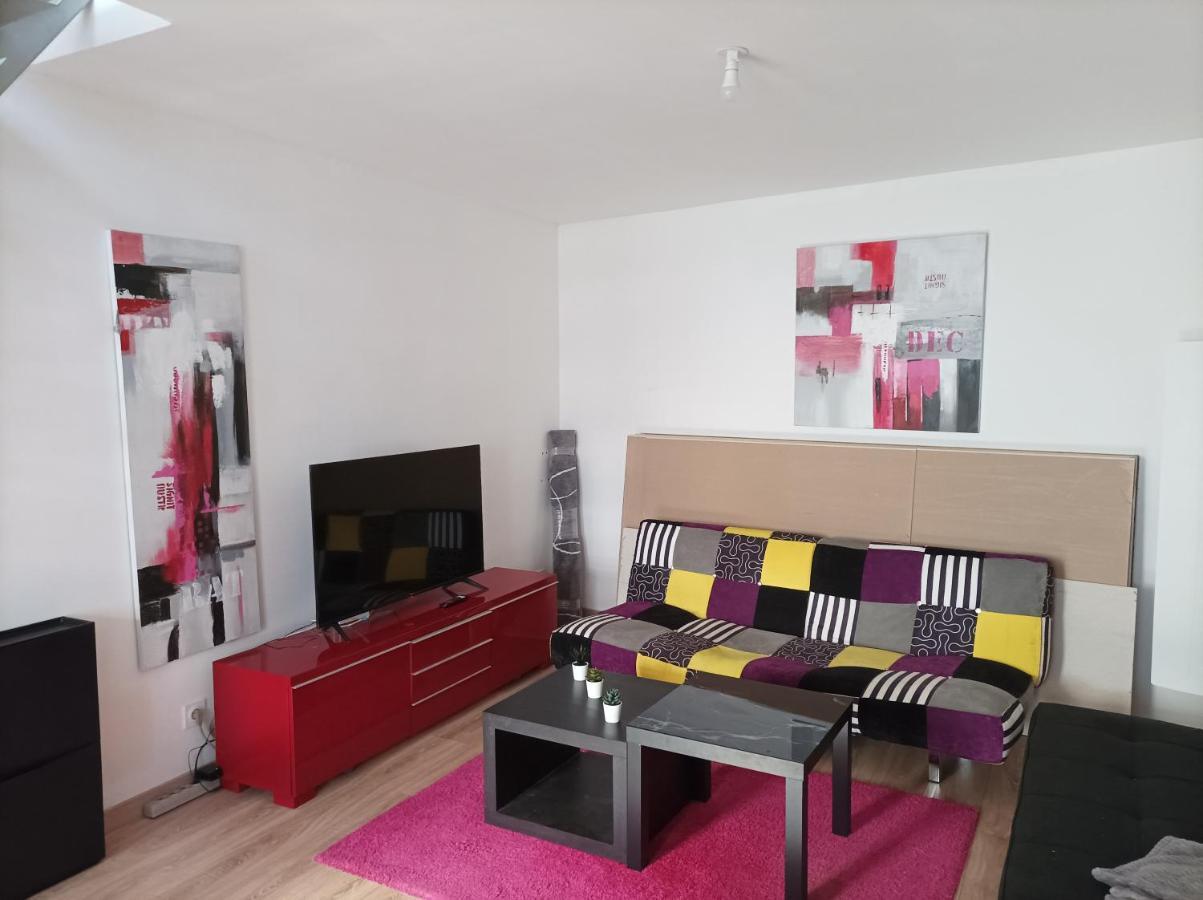 Ferienwohnung Petite Maison Agreable Pour 6 Voyageurs Bogny-sur-Meuse Exterior foto