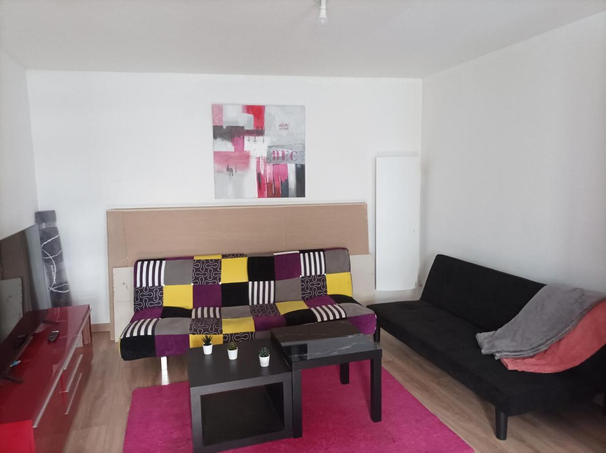 Ferienwohnung Petite Maison Agreable Pour 6 Voyageurs Bogny-sur-Meuse Exterior foto